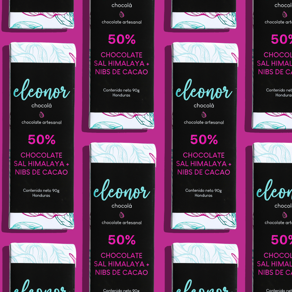 Chocolate con leche, sal del himalaya y nibs de cacao 50%
